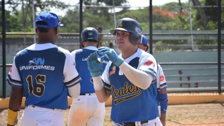 Reales de Santiago brillaron en cuarta fecha de la Liga de Verano