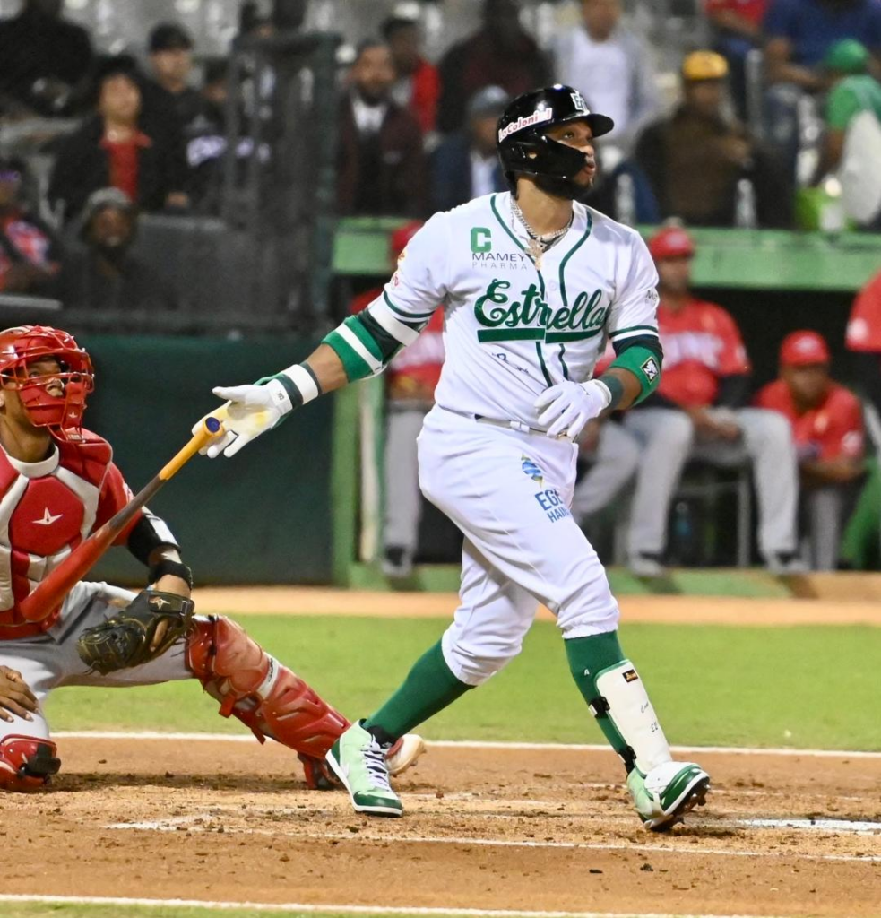 Robinson Canó alcanza los 300 hits en México y recibe felicitación de las Estrellas 1 image