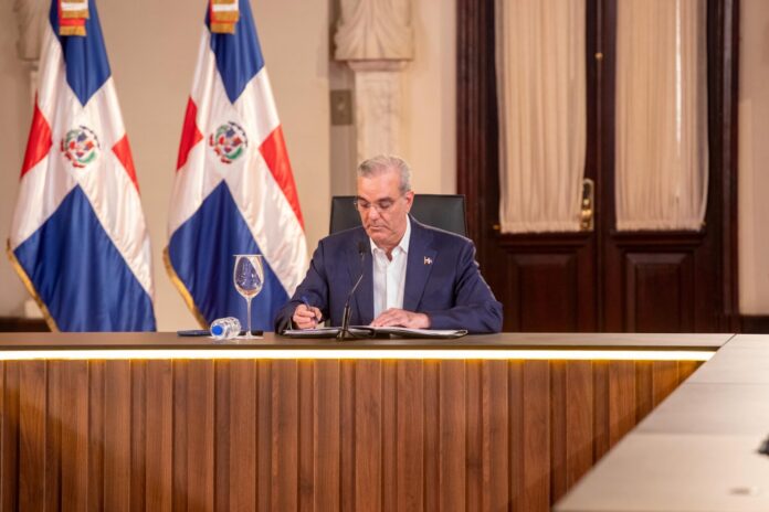 Presidente Abinader anuncia ampliación del Acueducto del Cibao Central y solución a la distribución de agua en Santo Domingo