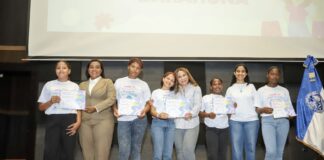 Supérate impulsa el desarrollo de 179 adolescentes con graduación de los Clubes de Chicas en Barahona