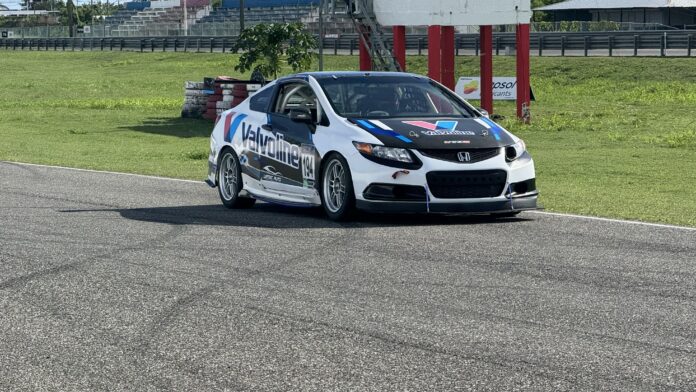 Tomás Urbaez vuelve a lo grande y conquista la pole de RS en el TrueShore Grand Prix