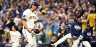 Cerveceros de Milwaukee aplastan a Tampa Bay y quedan a un triunfo de su primer título de Serie Mundial